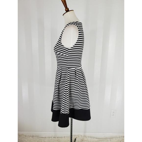 MIDNIGHT DOLL Women's Black & White Striped Fit & Flare Sleeveless Dress Sz 9 - Picture 3 of 9